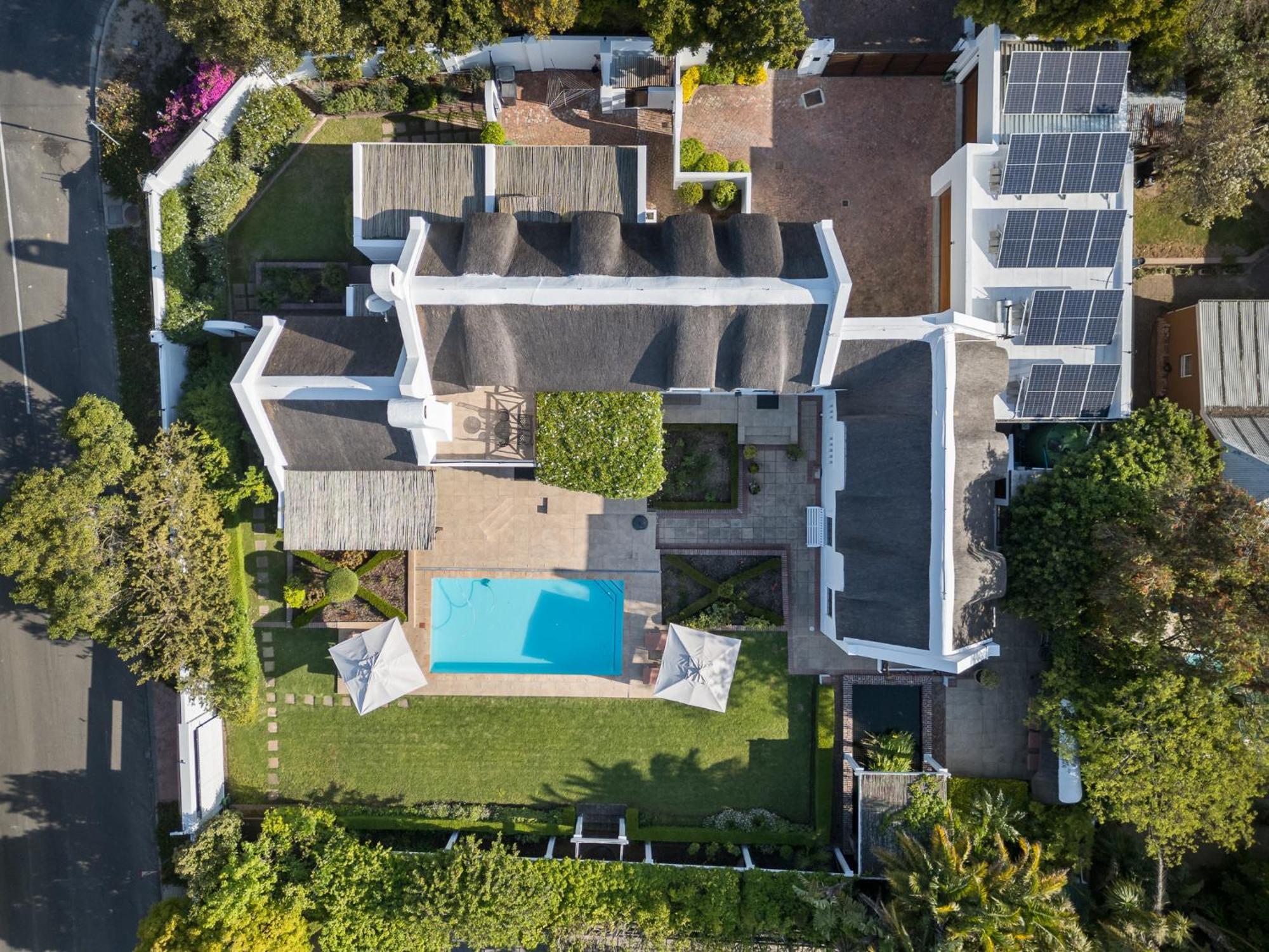 Die Rietdak - Reetdachhaus Mit Vier Schlafzimmern Cidade Do Cabo Exterior foto