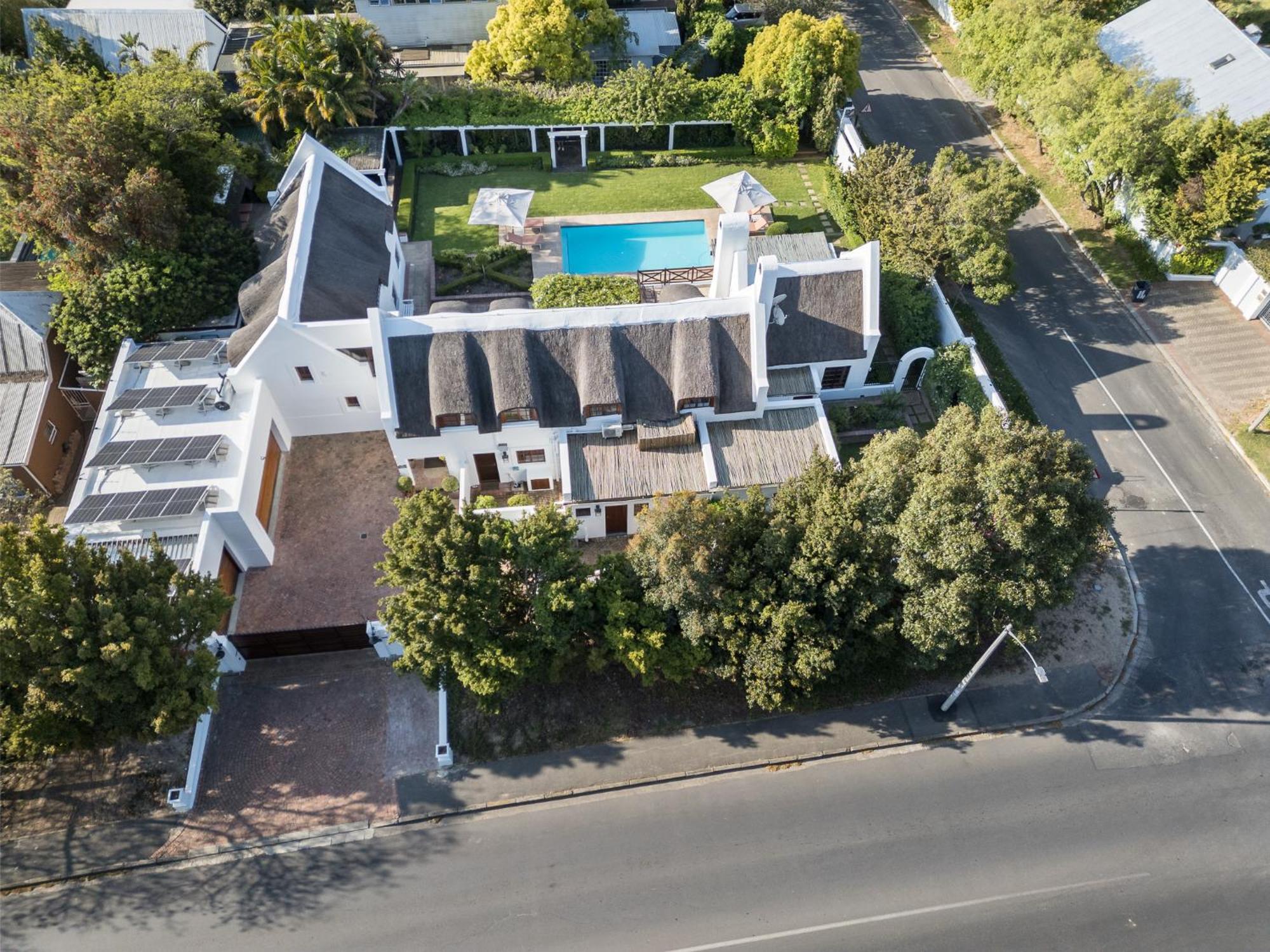 Die Rietdak - Reetdachhaus Mit Vier Schlafzimmern Cidade Do Cabo Exterior foto